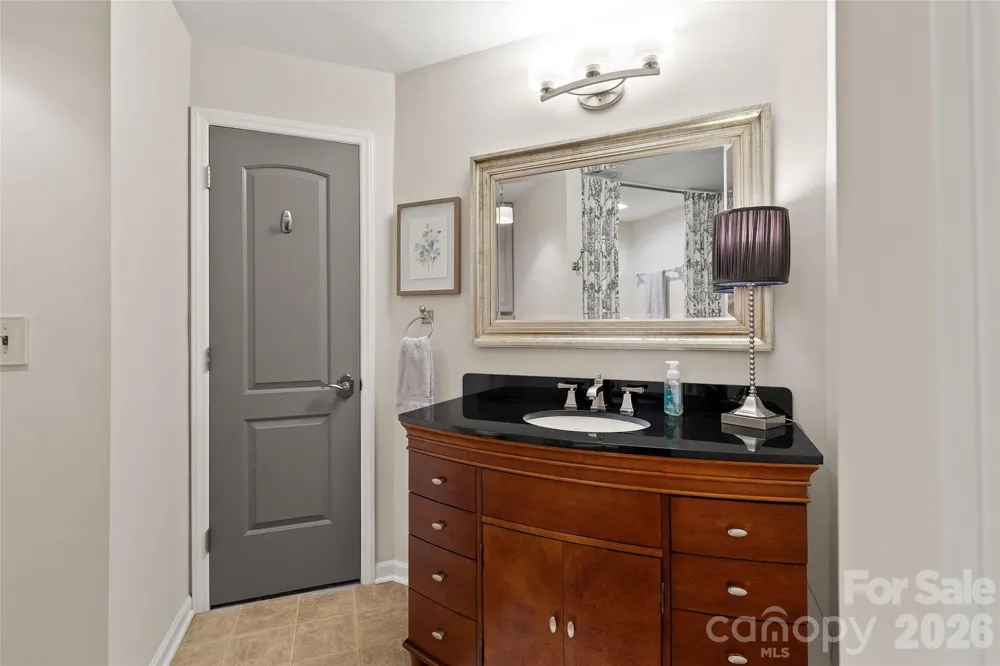 2508 Stradbrook Drive #B Charlotte, NC 28210