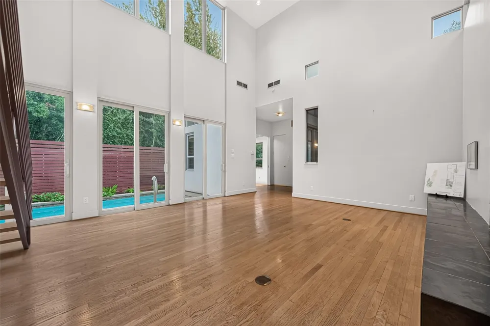 1634 Marshall Street Houston, TX 77006