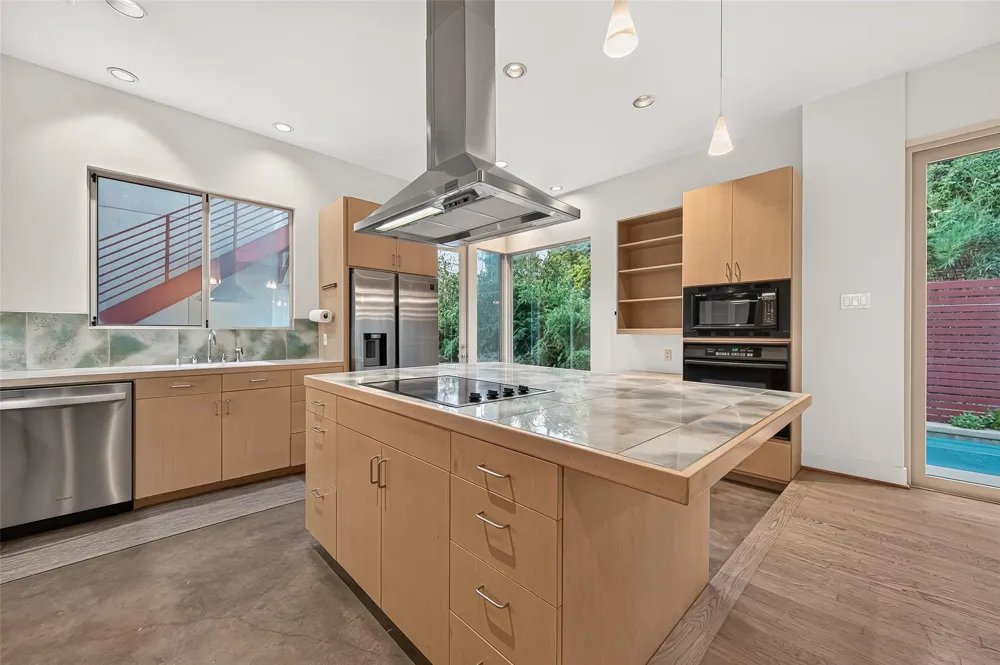 1634 Marshall Street Houston, TX 77006