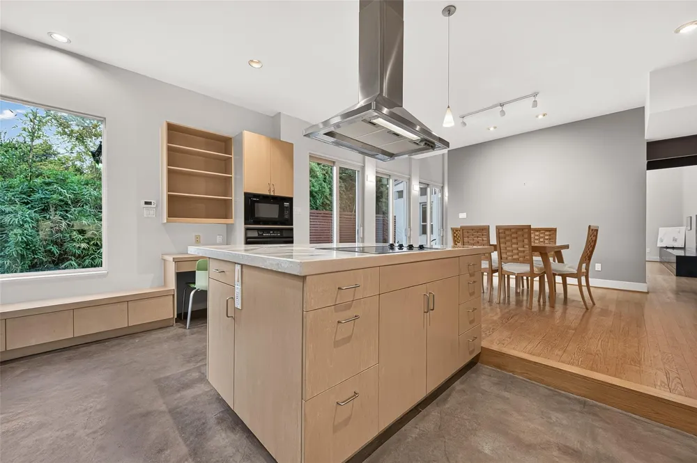 1634 Marshall Street Houston, TX 77006