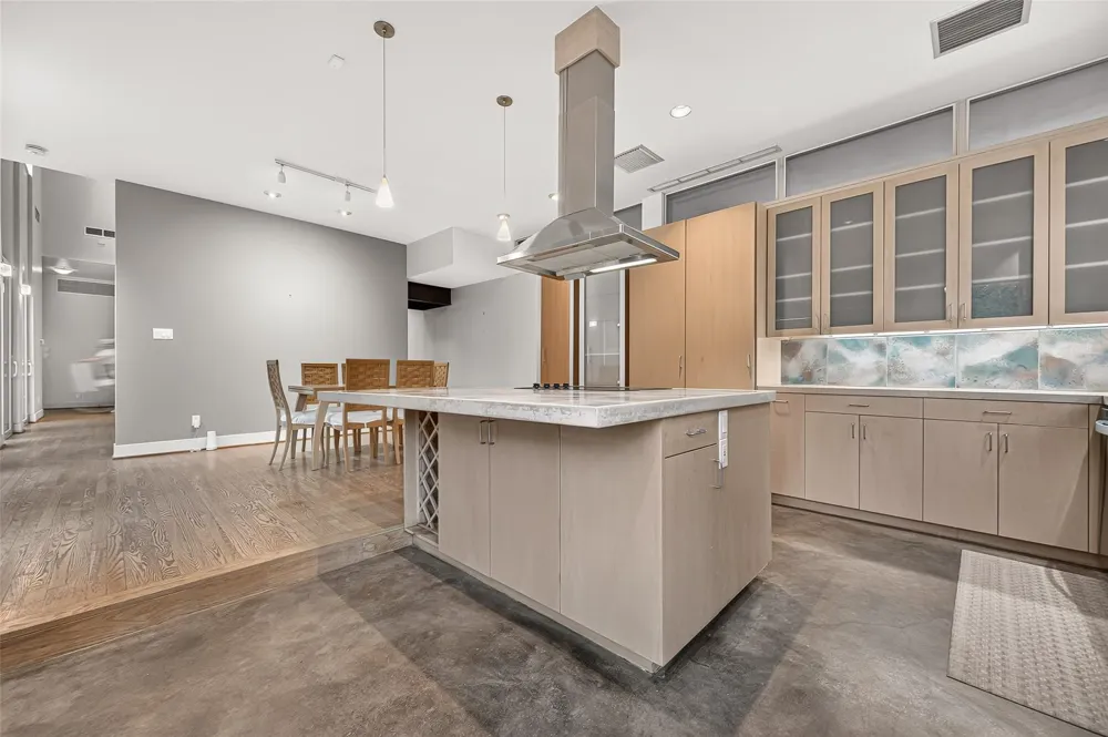 1634 Marshall Street Houston, TX 77006