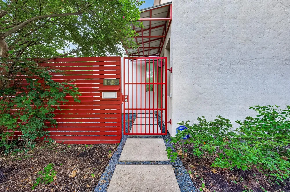 1634 Marshall Street Houston, TX 77006