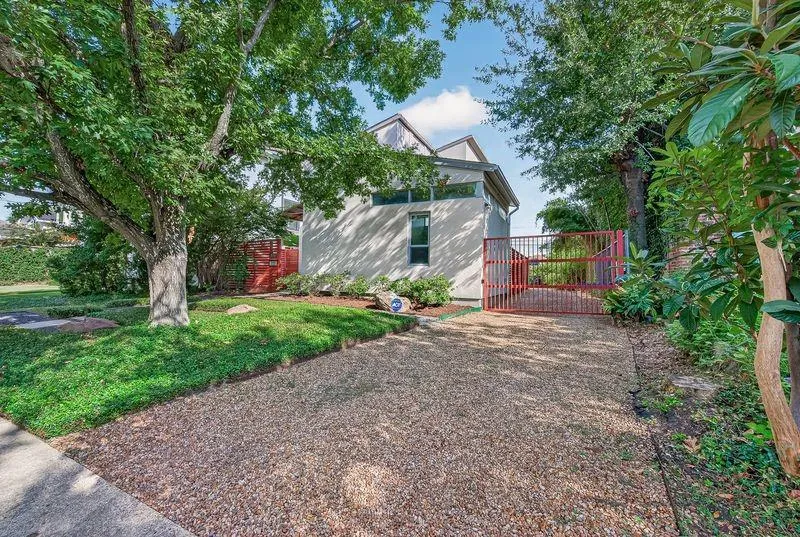 1634 Marshall Street Houston, TX 77006