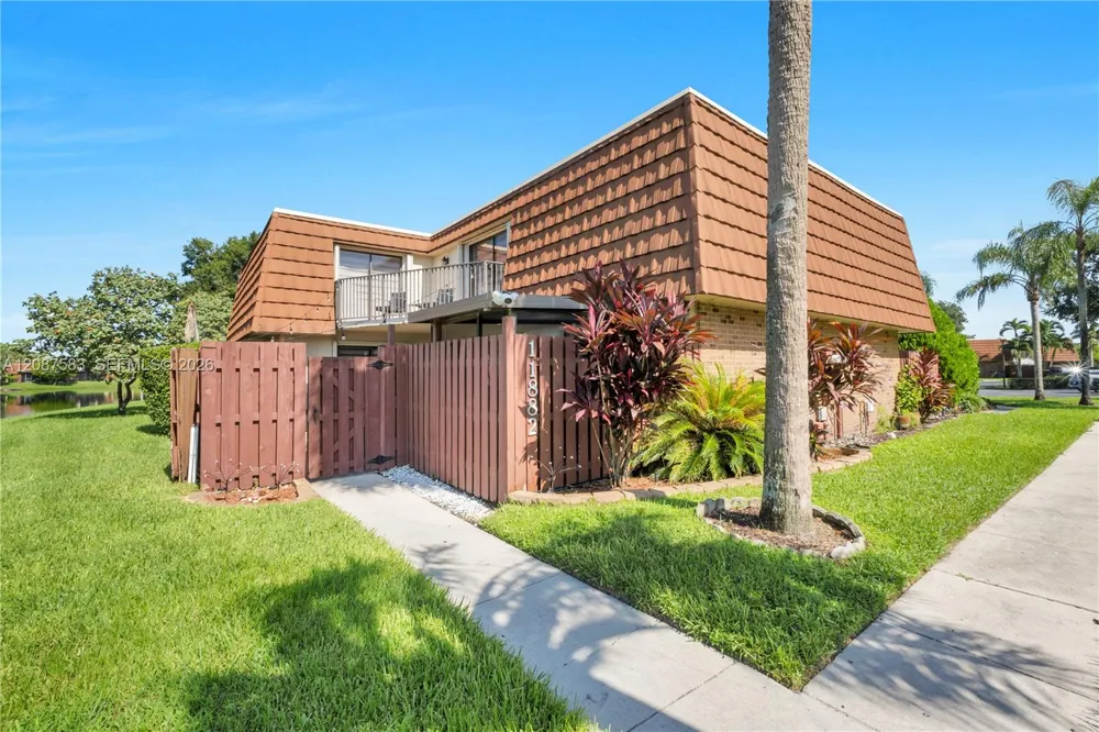 11882 SW 12th Pl Davie, FL 33325