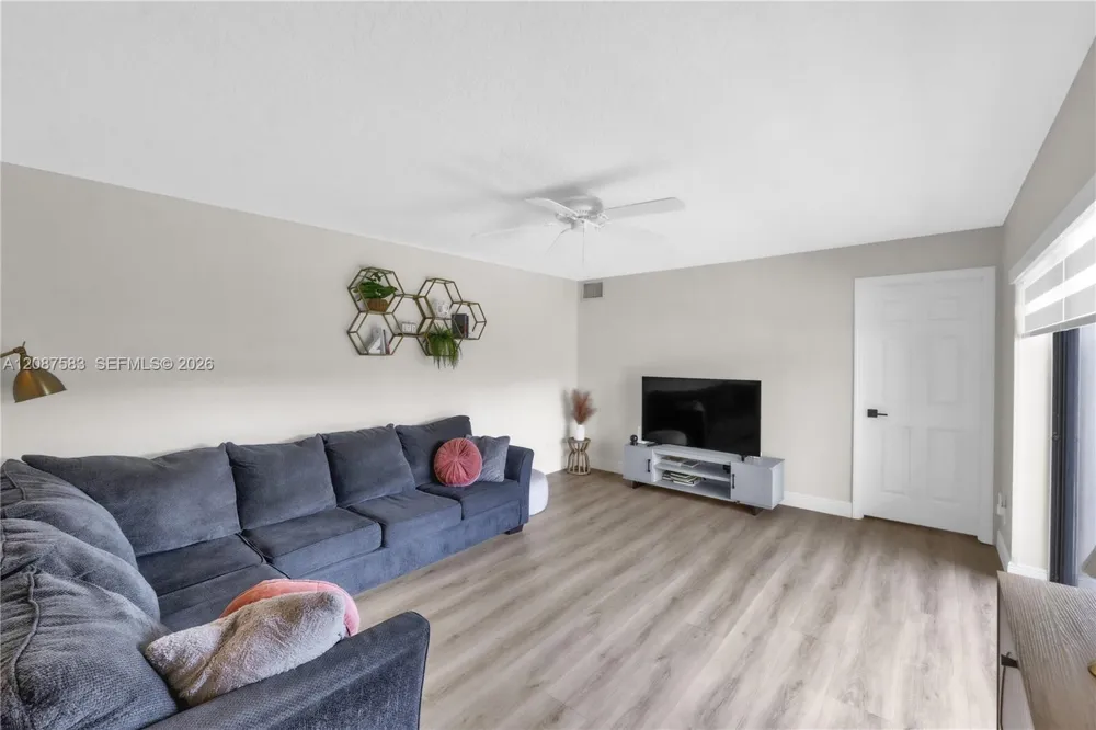11882 SW 12th Pl Davie, FL 33325