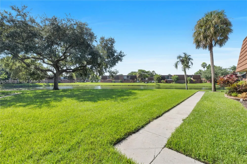 11882 SW 12th Pl Davie, FL 33325