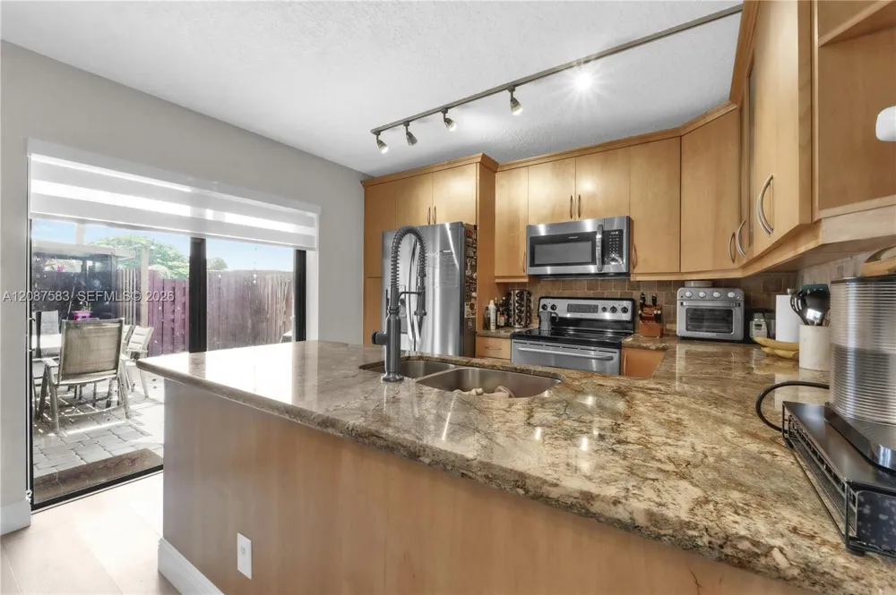 11882 SW 12th Pl Davie, FL 33325