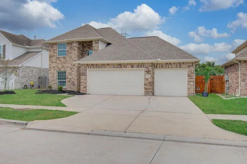 309 Burgundy Drive Alvin, TX 77511