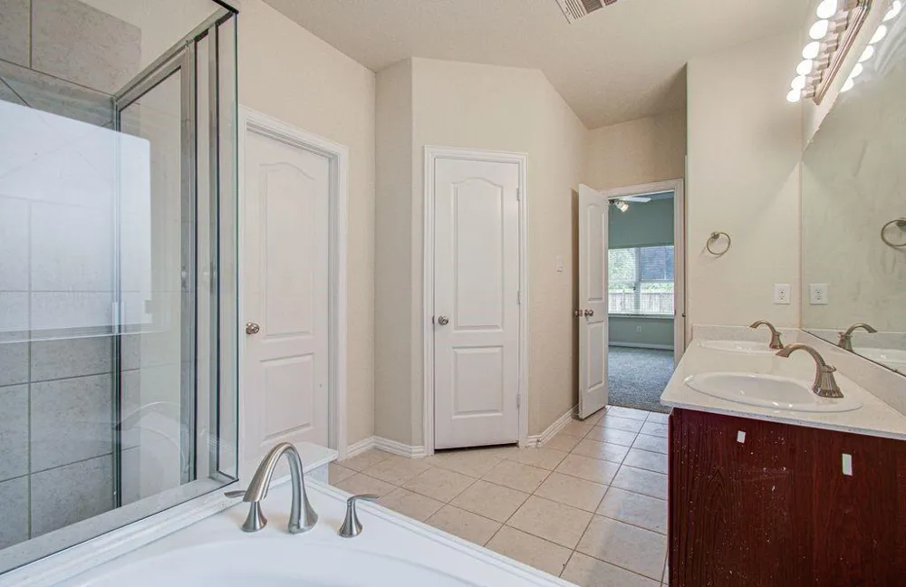 309 Burgundy Drive Alvin, TX 77511