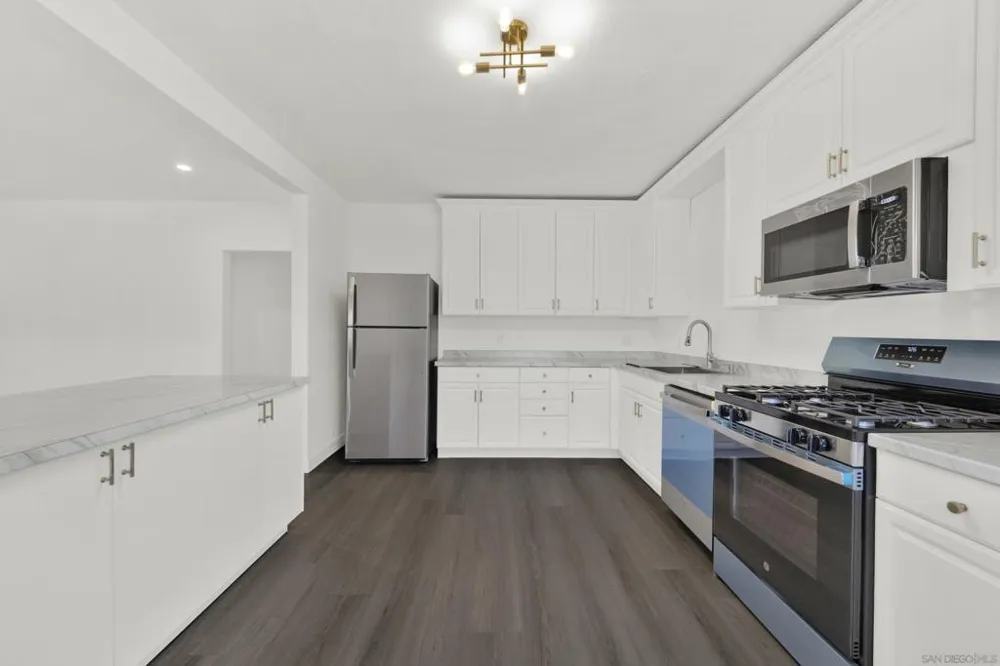 127 W 5th Ave Escondido, CA 92025