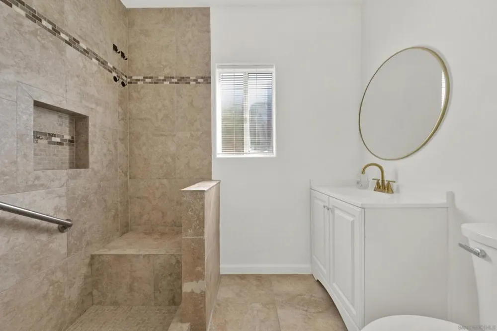 127 W 5th Ave Escondido, CA 92025