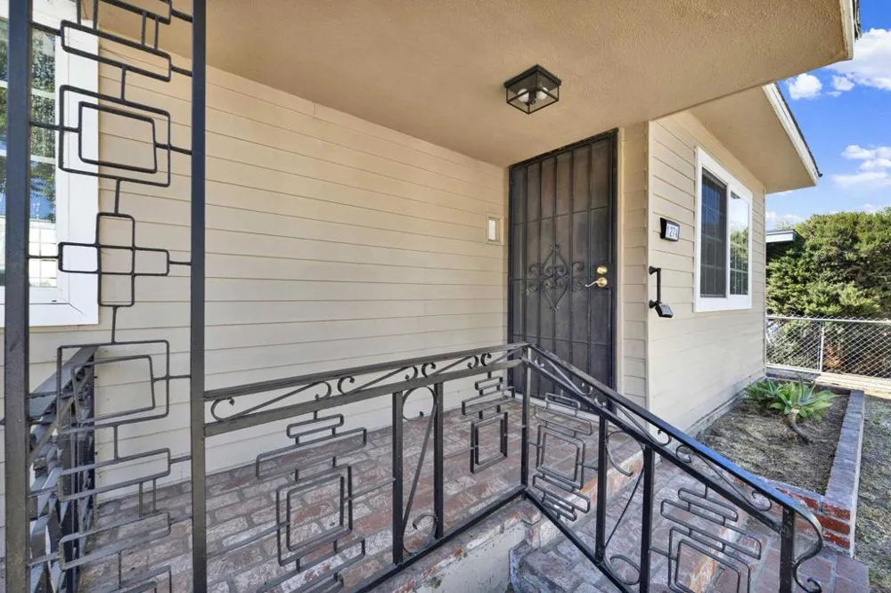 127 W 5th Ave Escondido, CA 92025