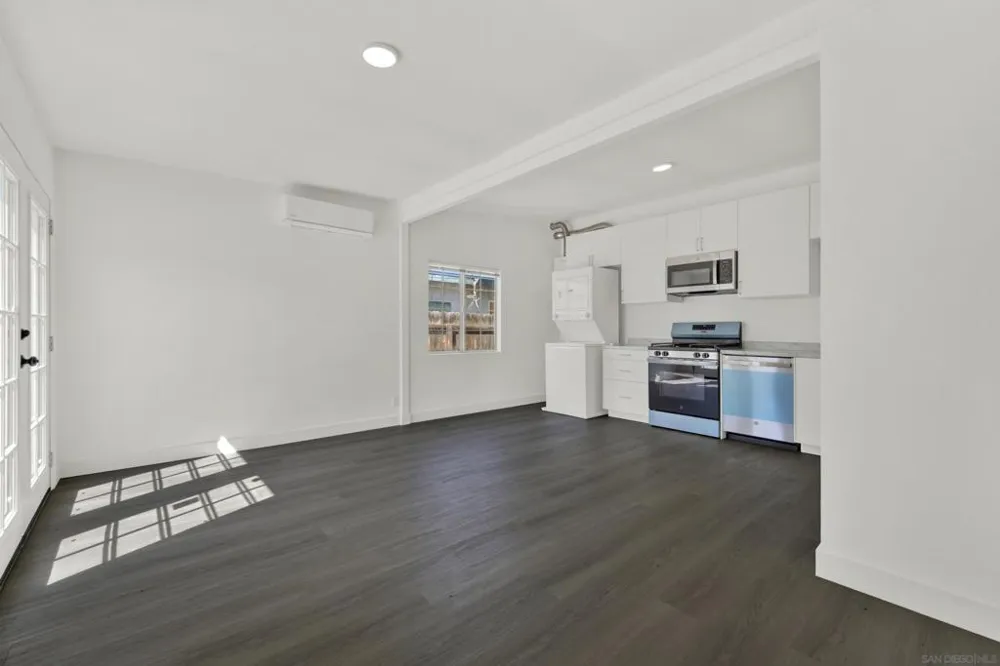 127 W 5th Ave Escondido, CA 92025