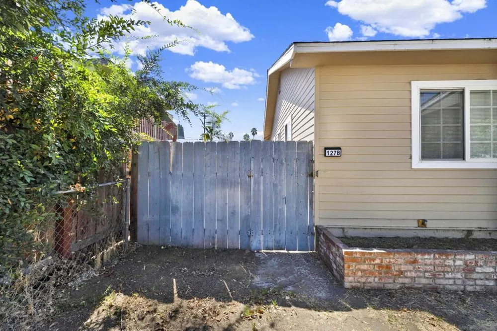 127 W 5th Ave Escondido, CA 92025