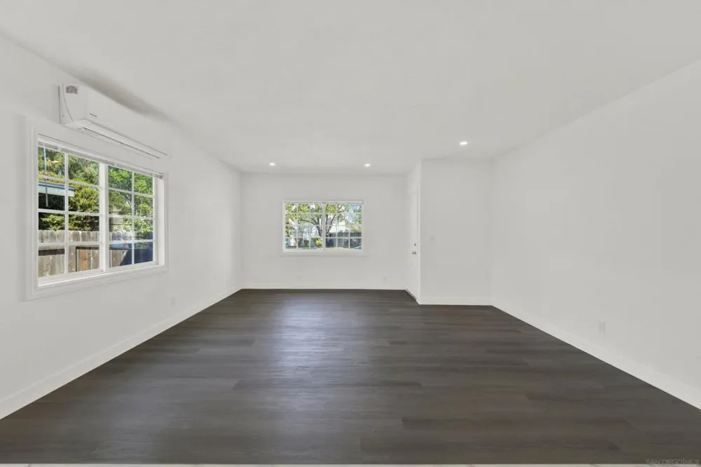 127 W 5th Ave Escondido, CA 92025