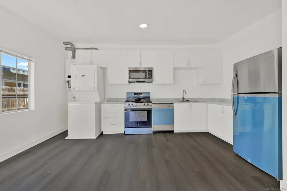 127 W 5th Ave Escondido, CA 92025