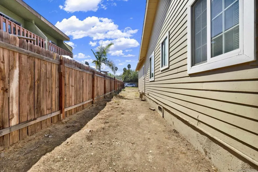 127 W 5th Ave Escondido, CA 92025