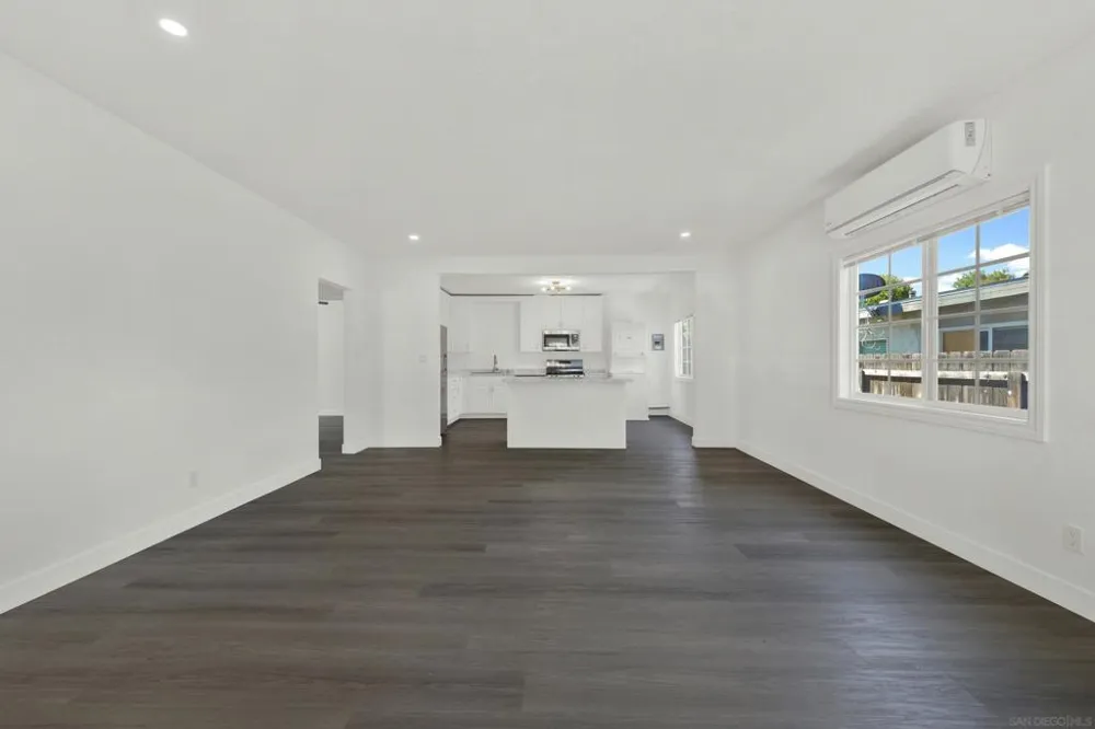 127 W 5th Ave Escondido, CA 92025