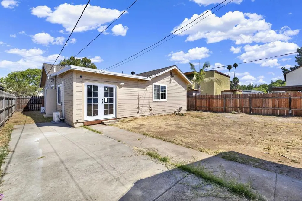 127 W 5th Ave Escondido, CA 92025