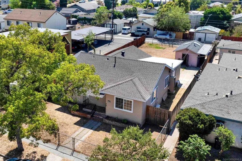 127 W 5th Ave Escondido, CA 92025