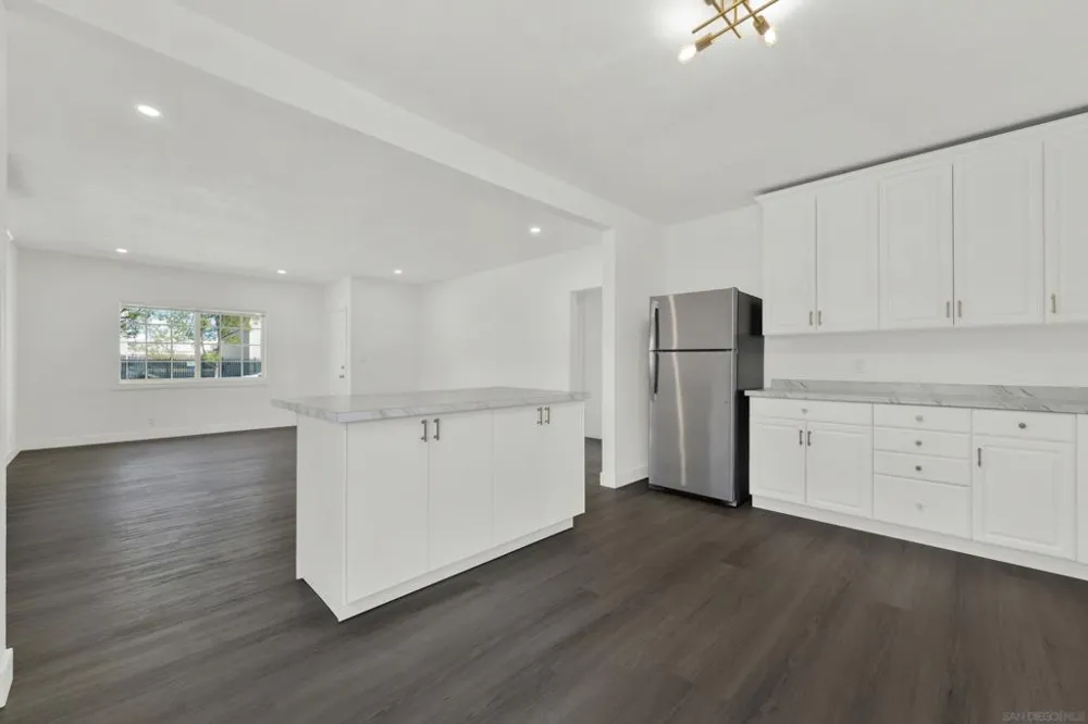 127 W 5th Ave Escondido, CA 92025