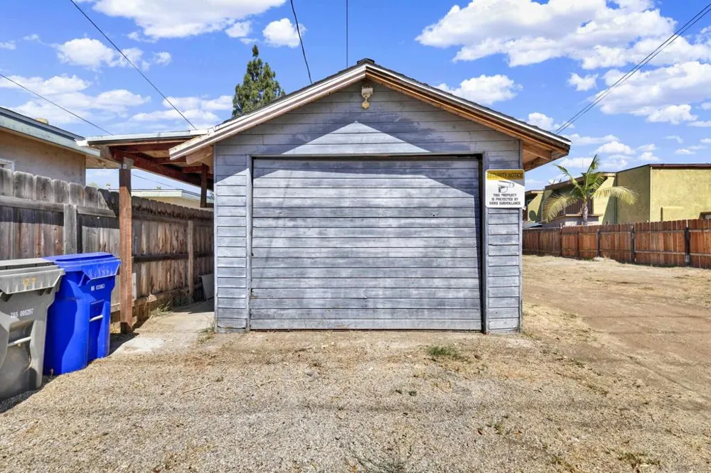 127 W 5th Ave Escondido, CA 92025