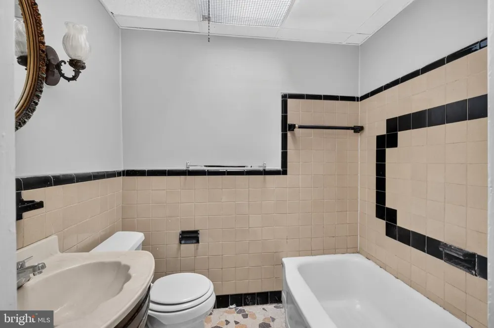 351 W 22ND STREET Chester, PA 19013