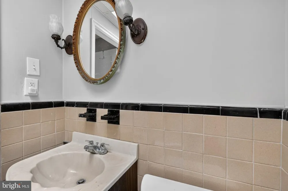 351 W 22ND STREET Chester, PA 19013
