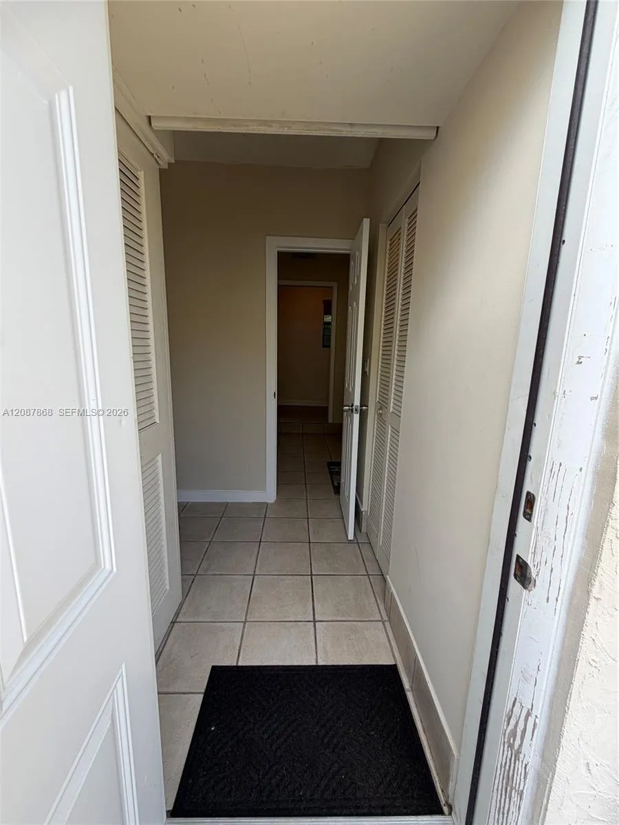 9900 W Calusa Club Dr #1 Miami, FL 33186