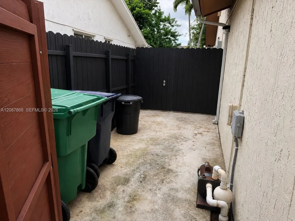 9900 W Calusa Club Dr #1 Miami, FL 33186