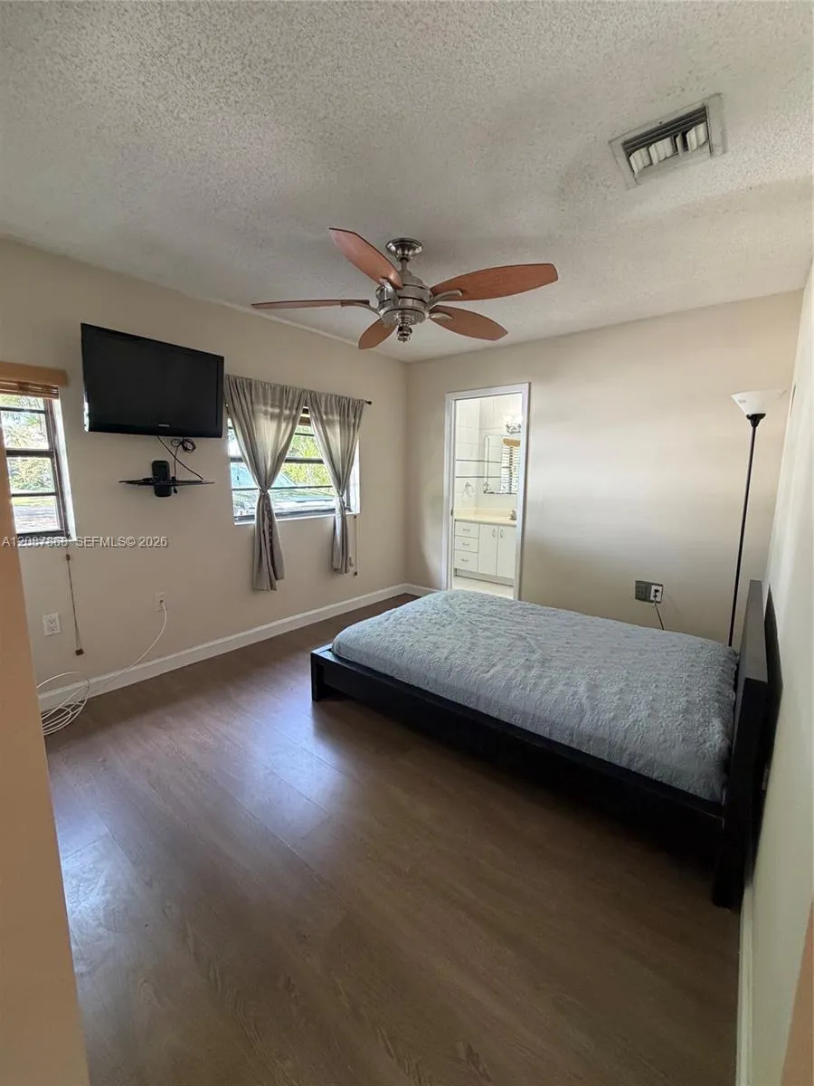 9900 W Calusa Club Dr #1 Miami, FL 33186