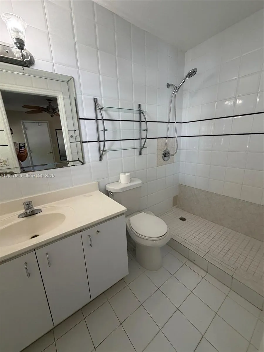 9900 W Calusa Club Dr #1 Miami, FL 33186