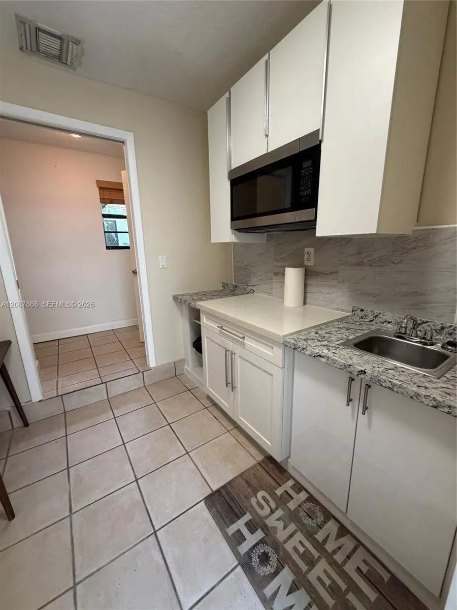 9900 W Calusa Club Dr #1 Miami, FL 33186