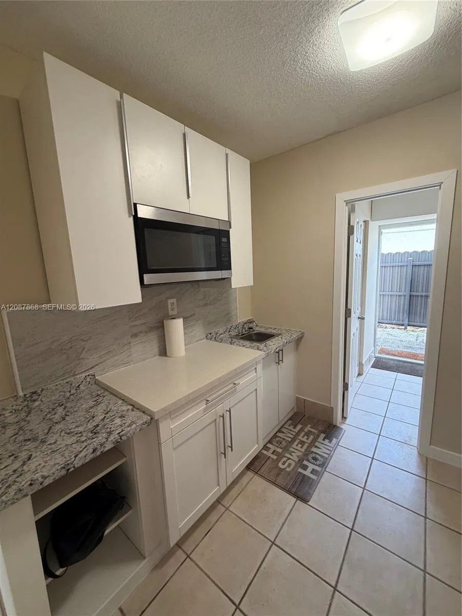 9900 W Calusa Club Dr #1 Miami, FL 33186