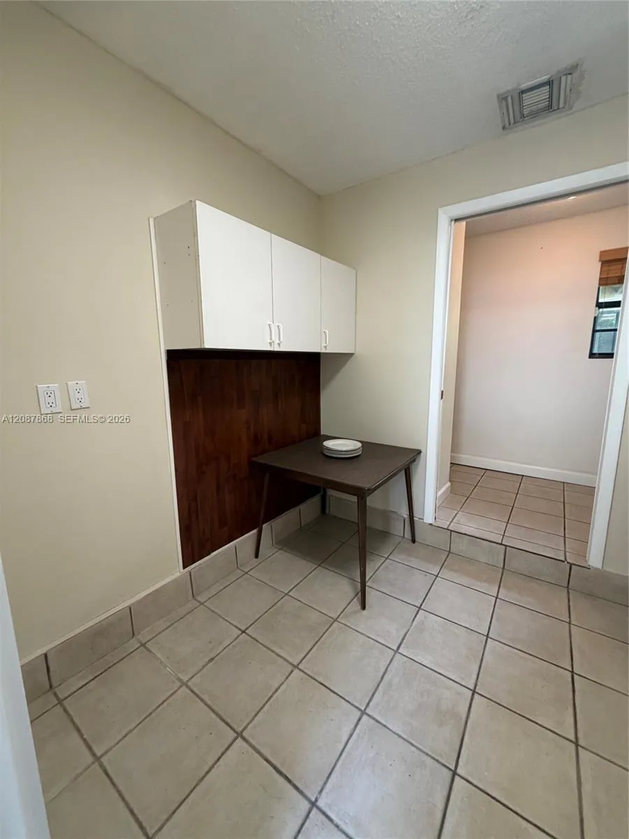 9900 W Calusa Club Dr #1 Miami, FL 33186