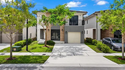 1167 NW 2nd St
