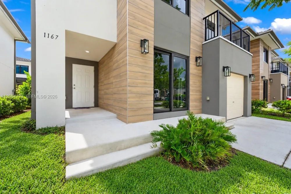 1167 NW 2nd St Florida City, FL 33034