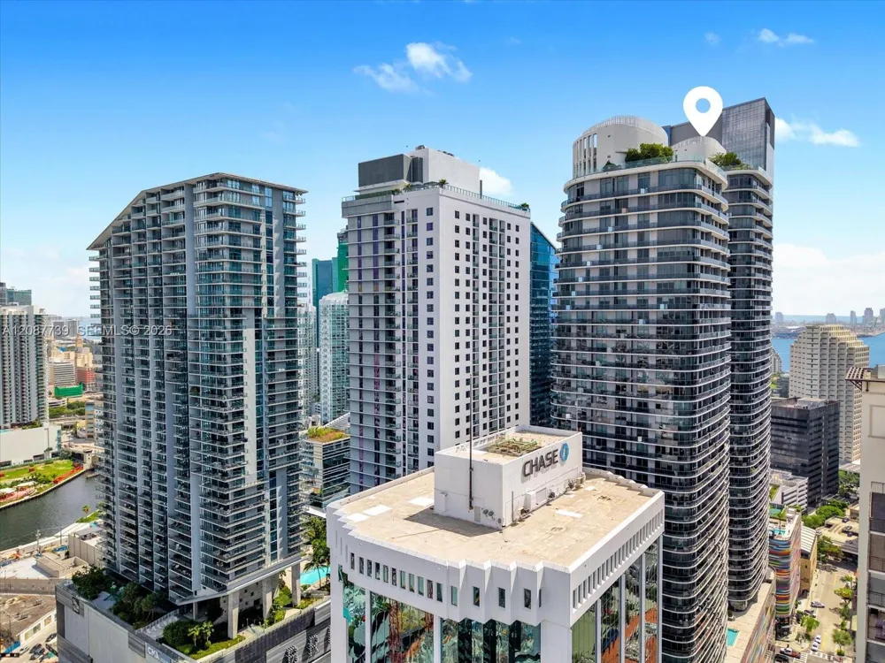 45 SW 9th St #1002 Miami, FL 33130