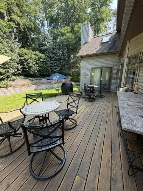 2147 Wooded Way Stevensville, MI 49127