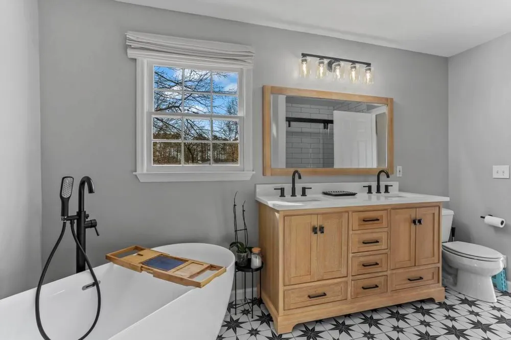 323 West Lane Woodstock, GA 30188