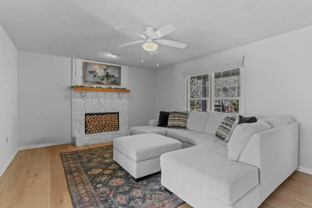 323 West Lane Woodstock, GA 30188