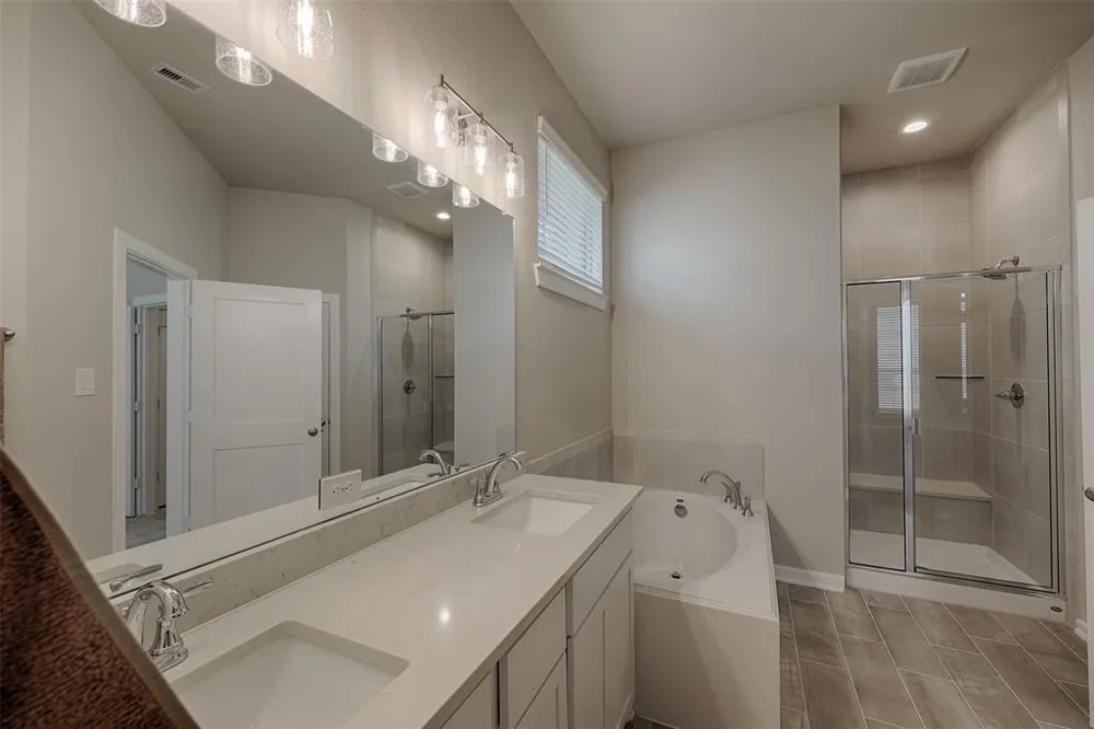 115 Handley Drive Montgomery, TX 77316
