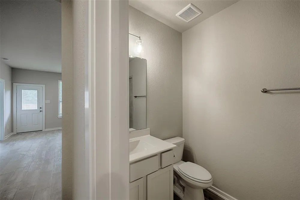 115 Handley Drive Montgomery, TX 77316