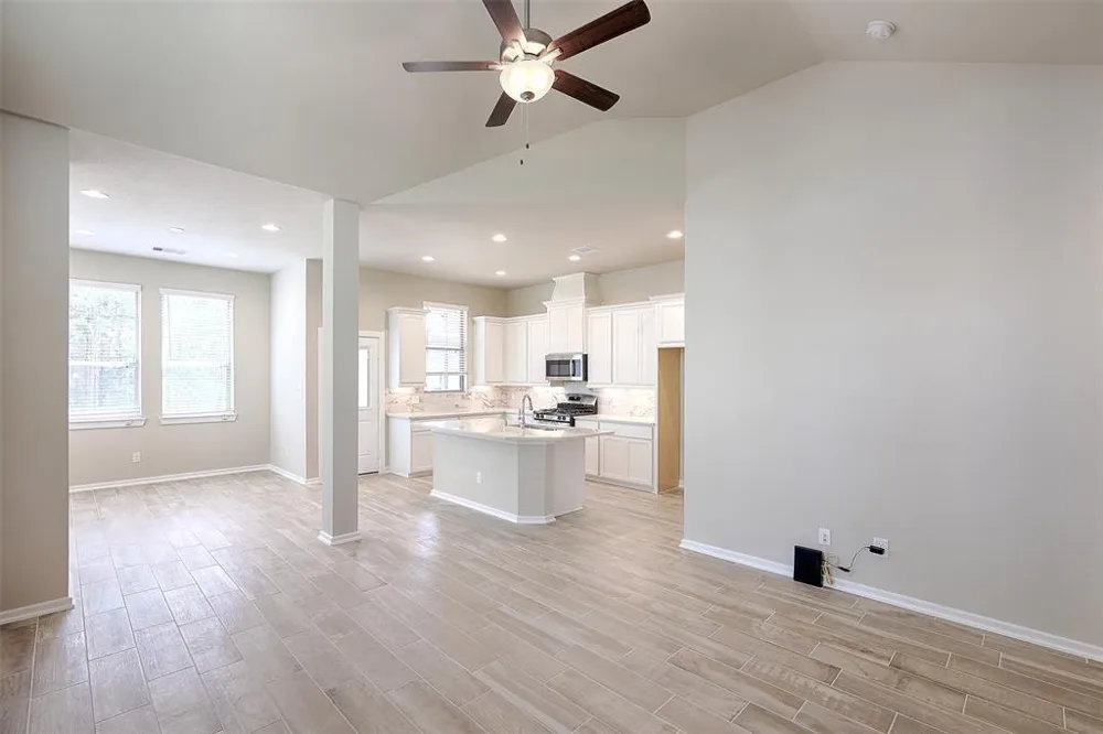 115 Handley Drive Montgomery, TX 77316