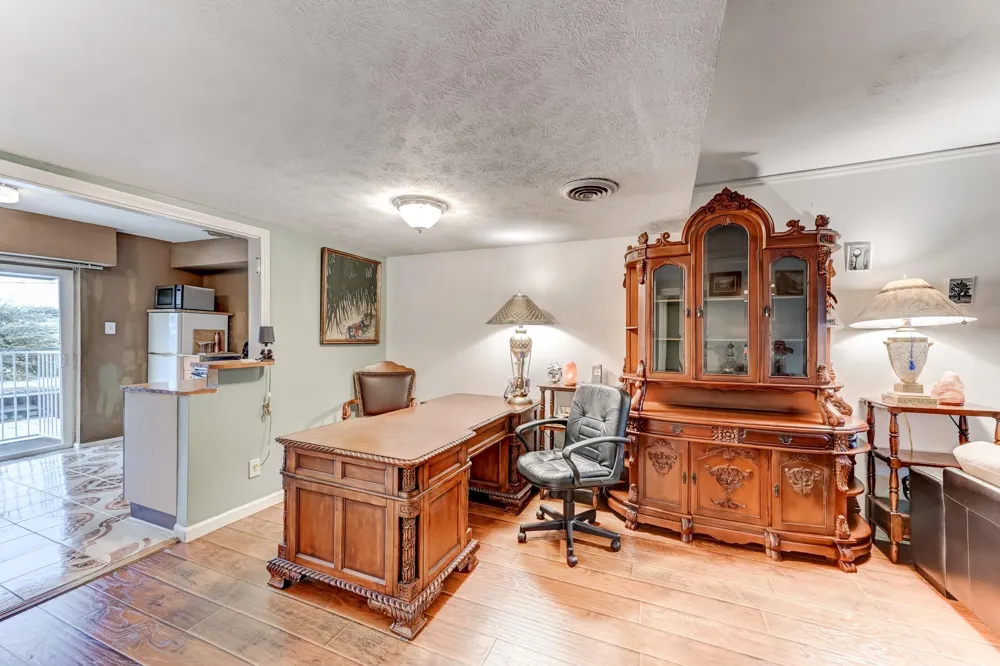 2727 Briarhurst Drive #25 Houston, TX 77057