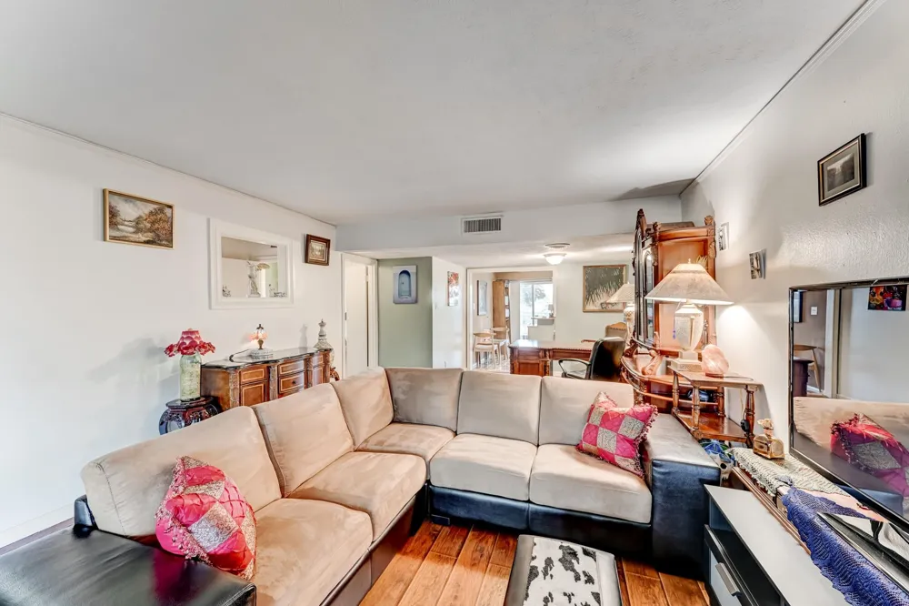 2727 Briarhurst Drive #25 Houston, TX 77057