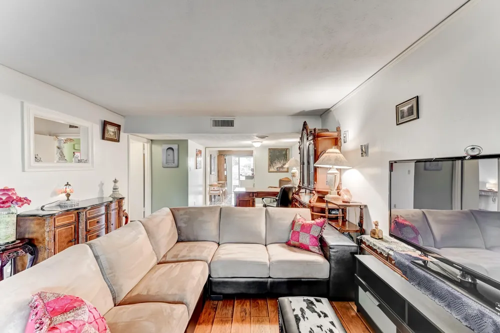 2727 Briarhurst Drive #25 Houston, TX 77057