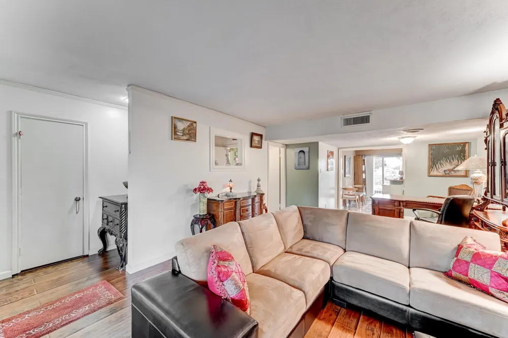 2727 Briarhurst Drive #25 Houston, TX 77057