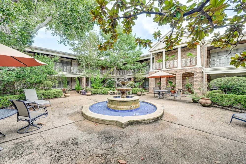 2727 Briarhurst Drive #25 Houston, TX 77057