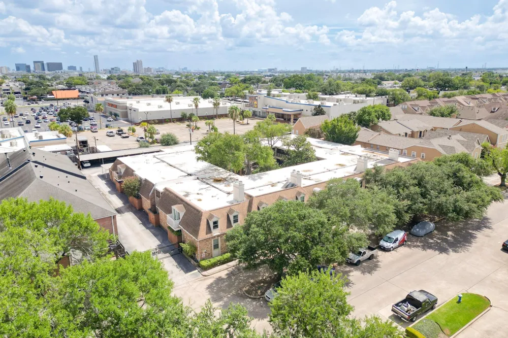 2727 Briarhurst Drive #25 Houston, TX 77057